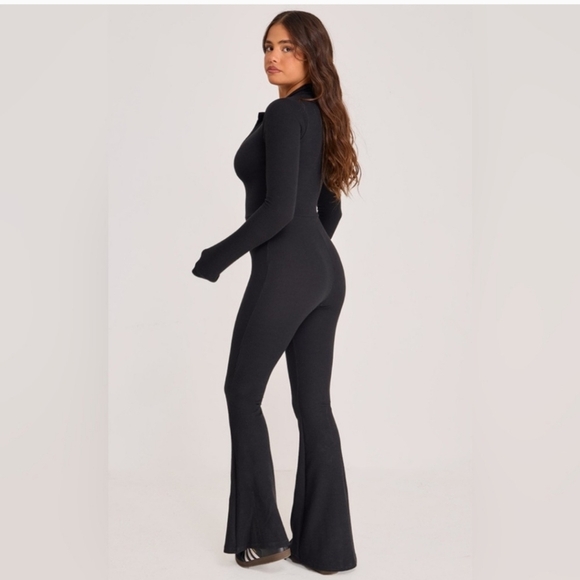 Pretty Little Thing Women’s Rib Collar Flare Leg Jumpsuit Size 8 NWT - Picture 5 of 5